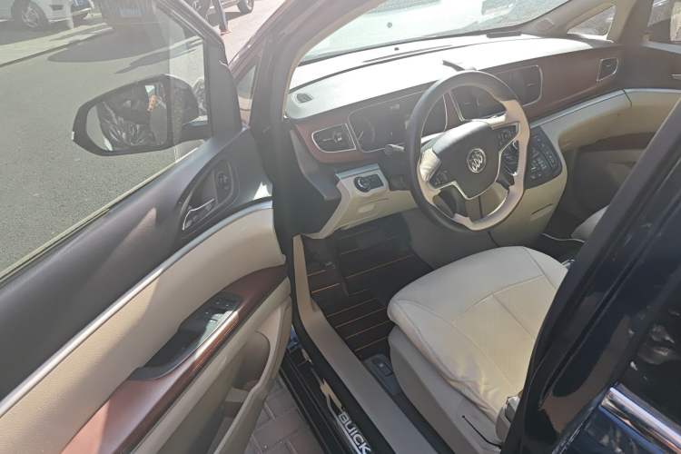 Used Buick GL8 2014 2.4L Classic Edition
