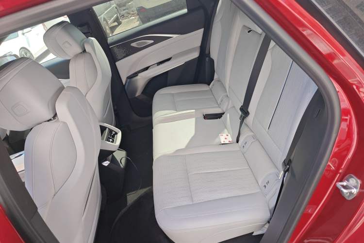 Used Cadillac LYRIQ 2022 Rear-Drive Long-Range Luxury Edition
