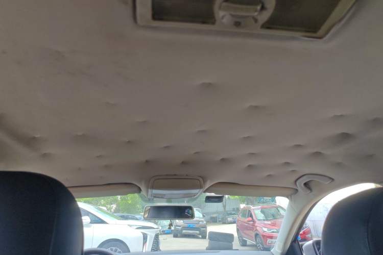 Used Volkswagen Sagitar 2012 1.6L Automatic Fashion Edition Headliner