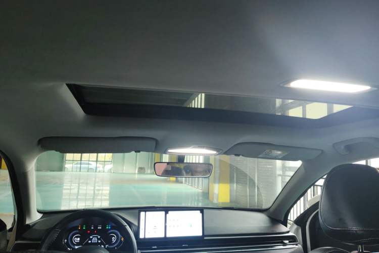 Used Geely Auto Emgrand 2023 4th Generation Champion Edition 1.5L CVT Prestige Model