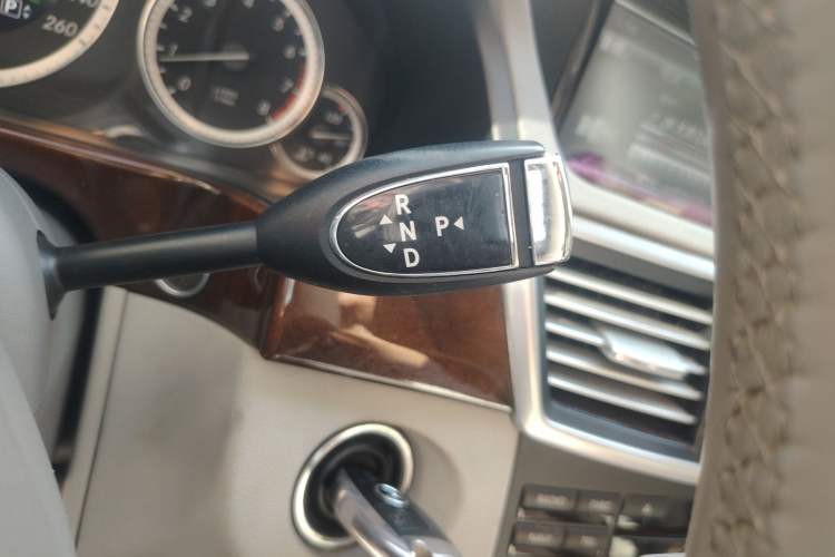 Used Mercedes-Benz E-Class 2013 E 260 L CGI Elegant Model
