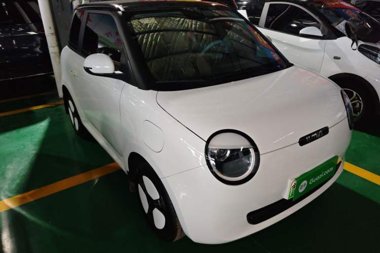 Used CHANGAN NEVO Lumin 2025 301km Honey Dew Edition Front Right 45 Deg