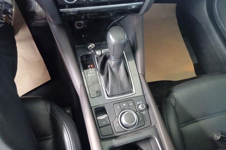 Used Mazda Atenza 2017 2.0L Blue Sky Luxury Edition
