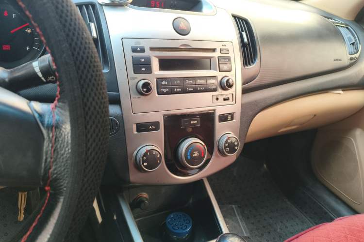 Used Kia Forte 2011 1.6L MT GLS