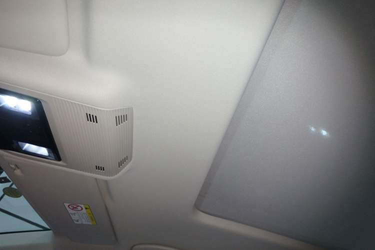 Used Volkswagen Viloran 2024 330TSI Business Edition Headliner