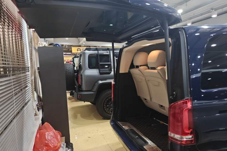 Used Mercedes-Benz V-Class 2020 V 260 Avantgarde Edition