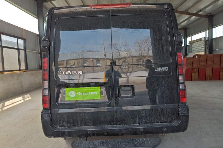 Used JMC Fushun 2023 2.0T Automatic Short-Wheelbase Low-Roof Commercial & Multi-Purpose Passenger Vehicle 6-Seater with Dual-Opening Tailgate
