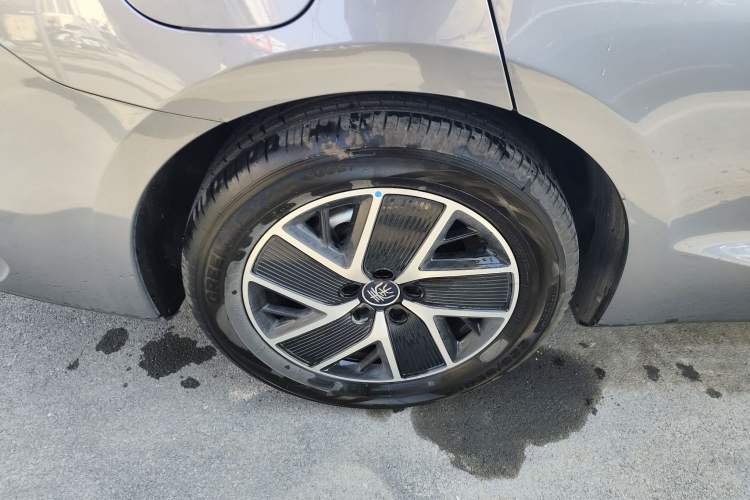 Used BYD Qin L 2025 DM-i Smart Drive 80KM Superior Model
