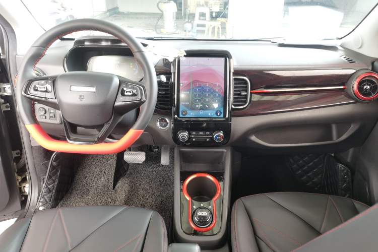 Used Chery QQ Little Ant 2022 Revised Version Sweet Pink Edition Half-Sugar Version Lithium Iron Phosphate 30.7 kWh 30 kW 301 km