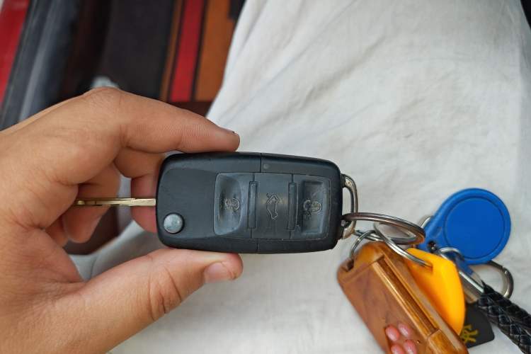 Used Toyota YARiS L Zhi Xuan 2016 Revised 1.5E CVT Charming Edition Vehicle Key