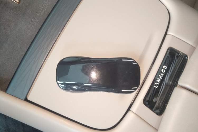 Used Lynk & Co Z10 2025 95 kWh 702 km All-Wheel Drive Intelligent Driving Ultra Vehicle Key