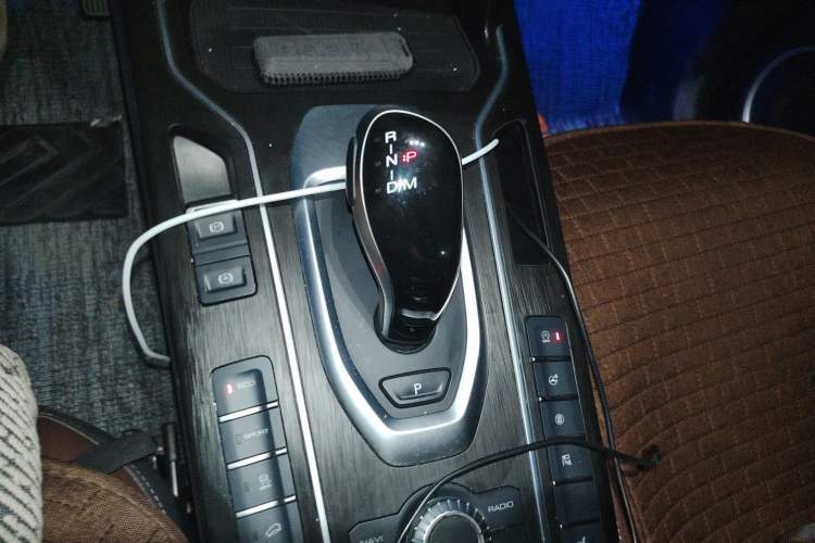 Used Wey VV6 2020 2.0T Two-Wheel Drive Smart Protection+
