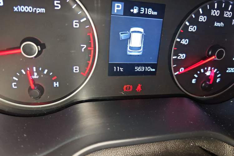 Used Kia KX Cross 2017 1.4L AT GLS Odometer Close Up