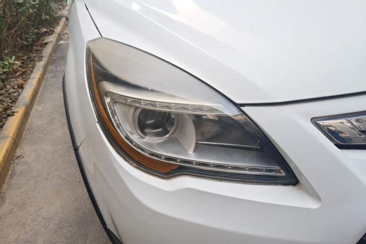 Used Lifan Auto X50 2014 1.5L Manual Elite Model Right Front Headlight