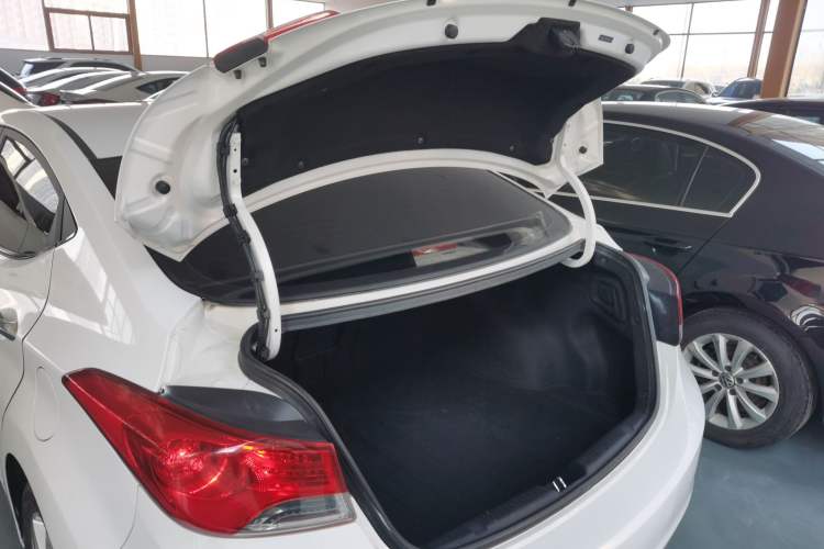Used Hyundai Elantra (5th Generation / Langdong) 2012 1.6L Automatic Leading Model Trunk