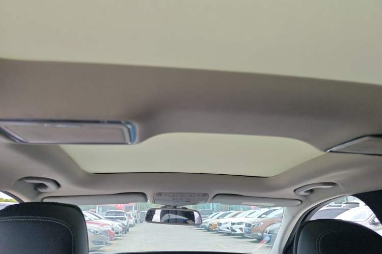 Used Mercedes-Benz C-Class 2016 C 200 L Sport Edition Headliner