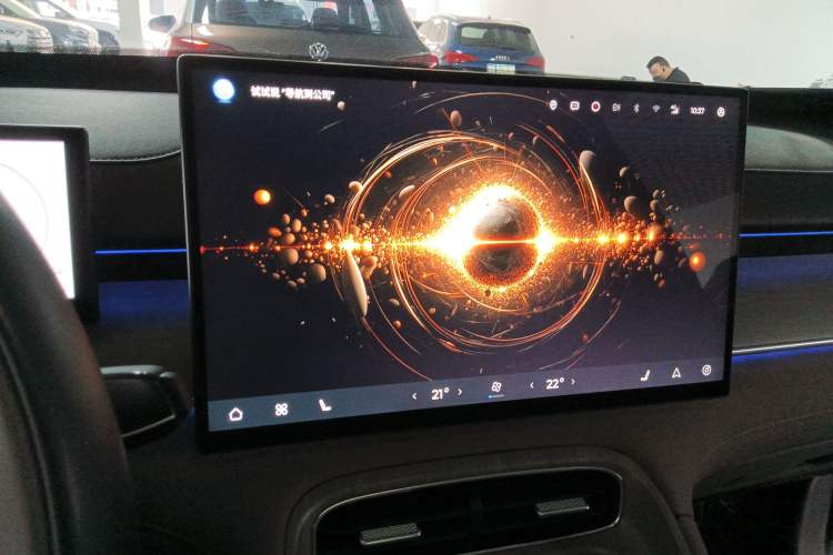 Used Fengyun T8 2025 1.5T 130km Deluxe Version 5 Seats Audio And AC Panel