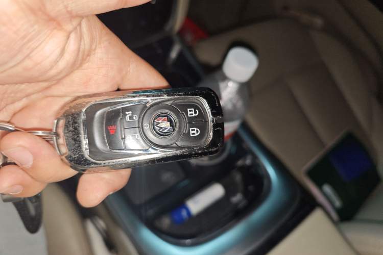 Used Buick GL8 2022 ES Landtrek 653T Luxury Edition