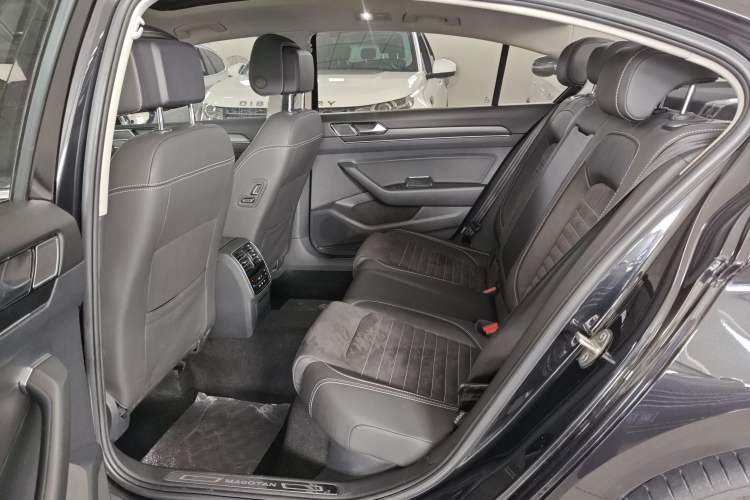 Used Volkswagen Magotan 2020 380TSI DSG Luxury Version Left Rear Seat