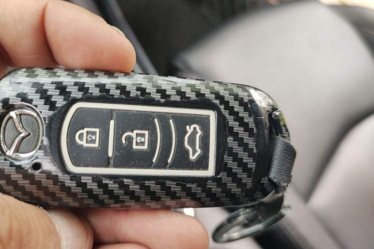 Used Mazda 3 Axela 2016 Sedan 1.5L Automatic Luxury Model