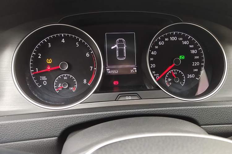 Used Volkswagen Golf 2015 1.4TSI Automatic Comfort Model Instrument Cluster