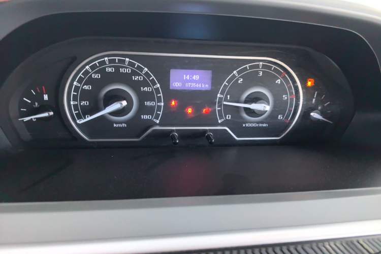 Used SAIC MAXUS Xintu V80 2019 2.5T Classic Model 6-Speed Manual – Aotong Long Wheelbase High-Roof 7-Seater