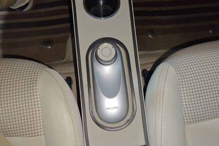 Used Wuling Hongguang MINIEV 2025 Four-Door Version Advanced Edition
