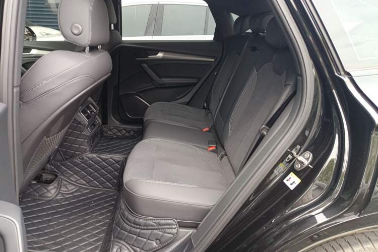 Used Audi Q5L Sportback 2022 40 TFSI Luxury Model Left Rear Seat