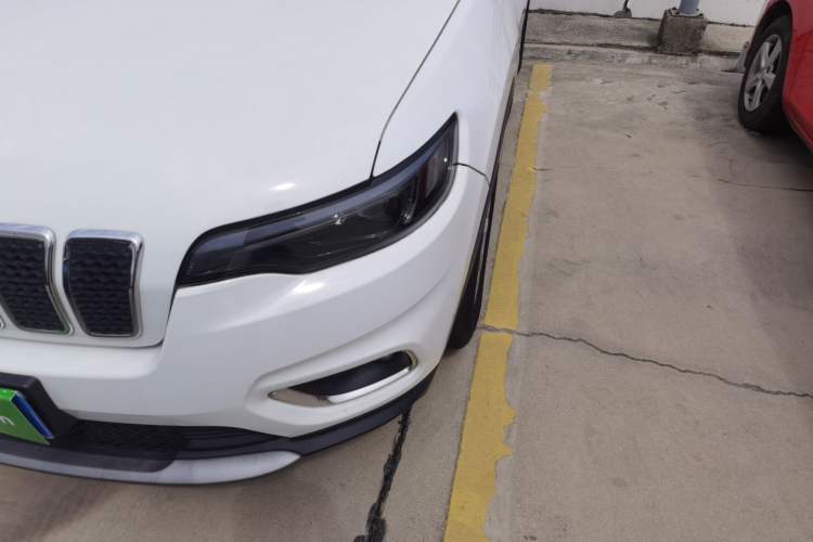 Used Jeep Cherokee 2019 2.0T Two-Wheel Drive Smart Enjoyment Version China V
