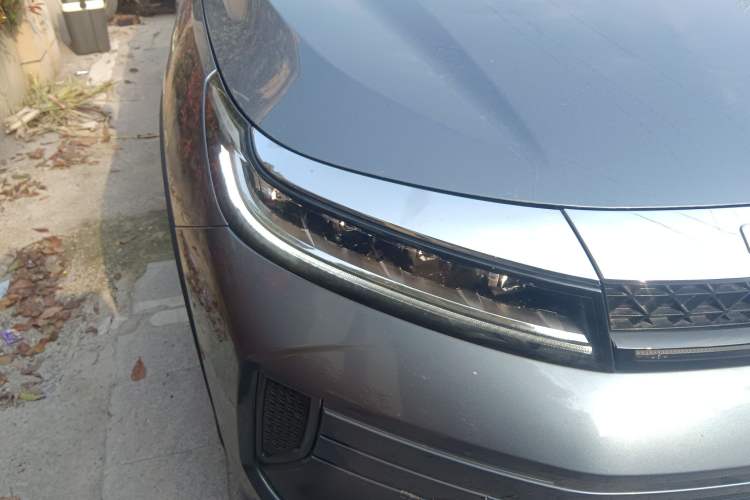 Used EXEED Zhuifeng 2022 Versailles Edition 1.6T DCT Wind-Blown Version Right Front Headlight