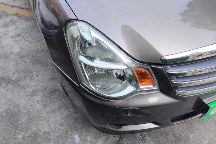 Used Nissan Sylphy 2012 1.6XE CVT Comfort Edition Right Front Headlight