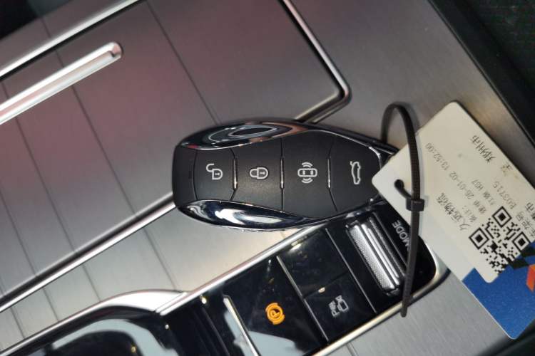 Used Hongqi HS7 PHEV 2024 2.0T PHEV Four-Wheel Drive Flagship Edition 6 Seats