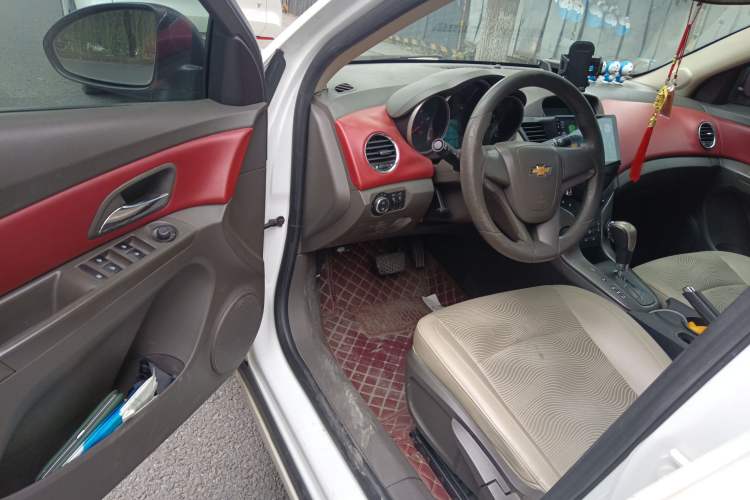 Used Chevrolet Cruze 2015 1.5L Classic SE AT Driver Seat