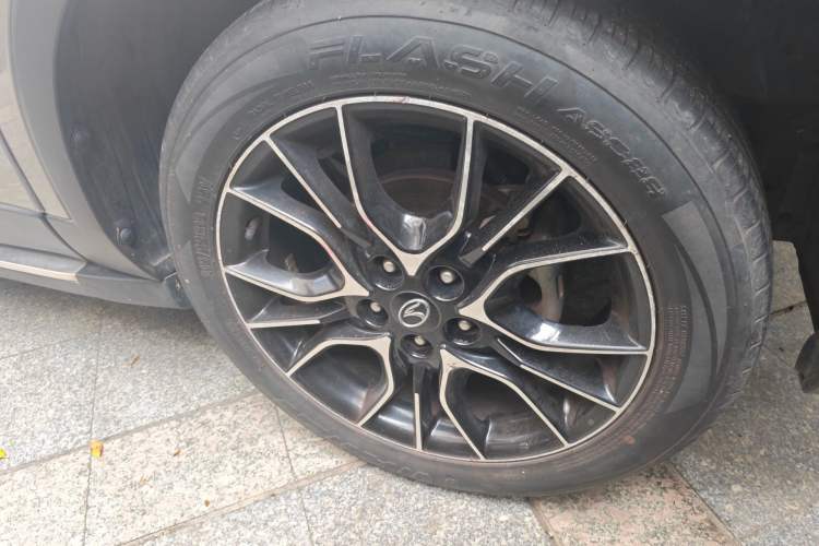 Used Soueast DX3 2016 1.5L Manual Flagship Version Right Front Wheel Hub