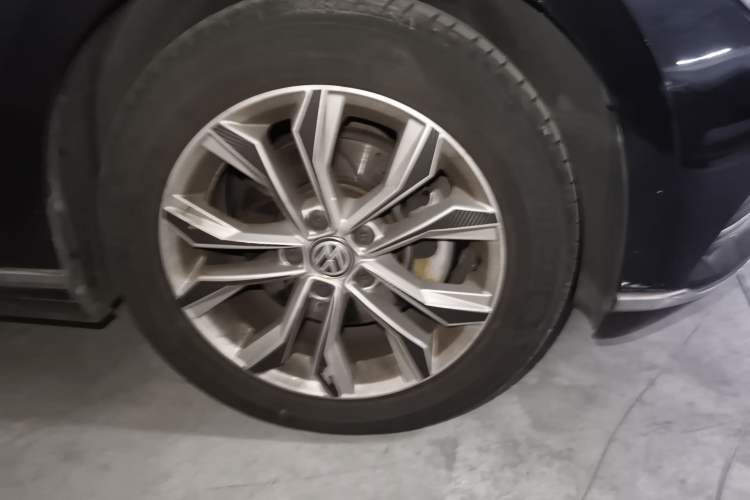 Used Volkswagen Magotan 2017 330TSI DSG Leading Model Exterior 7