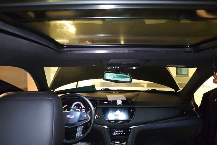 Used Cadillac XT5 2018 28E Four-Wheel Drive Tech Version