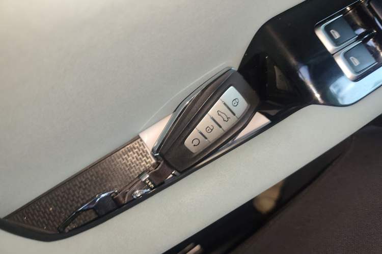 Used Geely Auto Emgrand L 2022 1.4T CVT Ultimate Model
