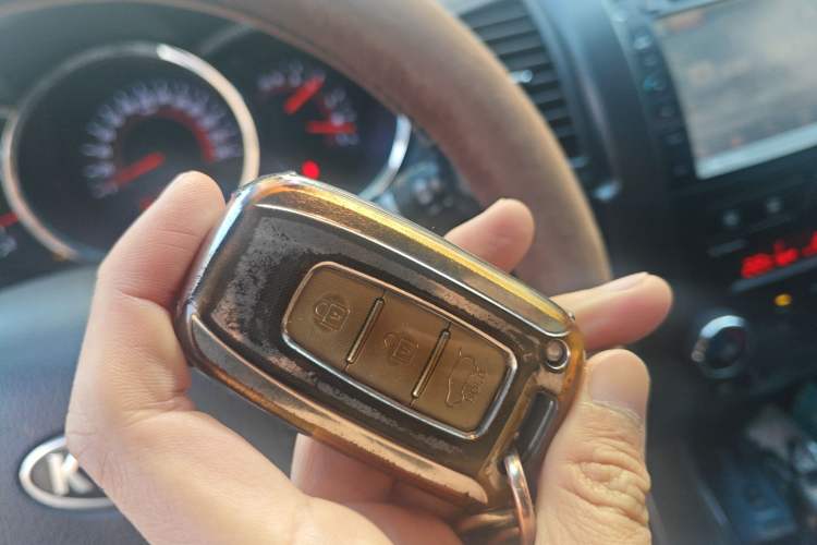 Used Kia Sorento 2012 2.4L Gasoline Supreme Edition
