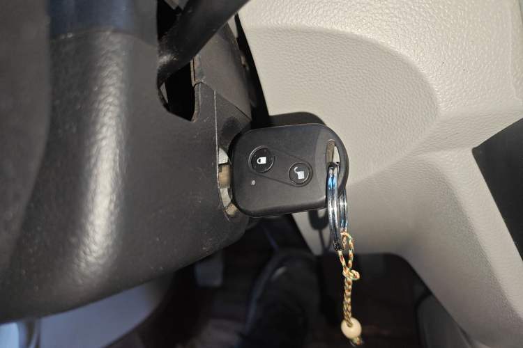 Used Jinbei New Hiace X30L 2023 1.5L Wealth Edition Van 2/5-Seater Air-Conditioned Model SWC15M