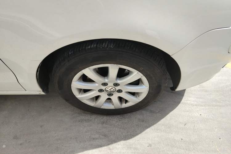 Used Volkswagen Polo 2009 Jingqing 1.4L Manual Shushang Edition Right Front Wheel Hub