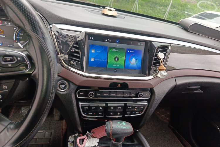 Used GAC Trumpchi GS8 2017 320T Two-Wheel Drive Luxury Smart Connectivity Version (7 Seats)
