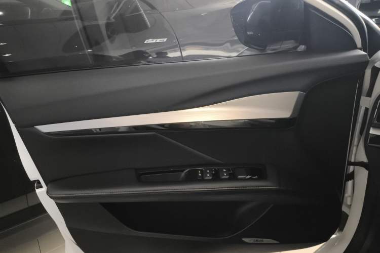 Used MG 5 Scorpio 2022 1.5T Trophy Sport Luxurious Edition