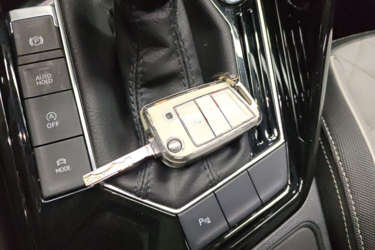 Used Volkswagen Tayron 2024 300TSI Two-Wheel-Drive Luxury Plus Advanced Version Interior 1