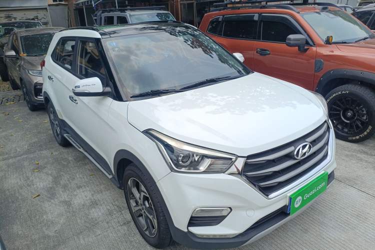 Used Hyundai ix25 2017 1.6L Automatic Smart Version Front Right 45 Deg