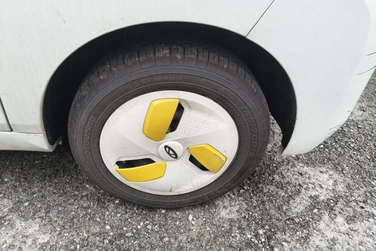 Used Chery QQ Ice Cream 2022 120km Conical Shape Lithium Iron Phosphate Exterior 1