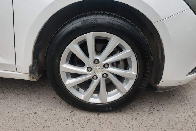 Used Buick Verano 2017 Sedan 15S Automatic Entry Model Right Front Wheel Hub