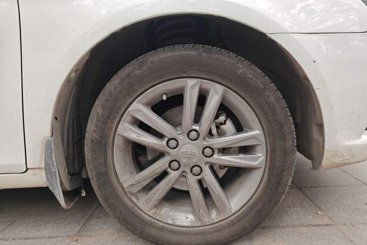 Used Geely Auto Emgrand 2017 Sedan Million Edition 1.5L CVT Upward Version Right Front Wheel Hub