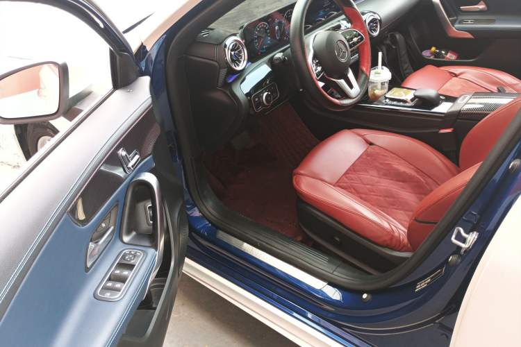 Used Mercedes-Benz A-Class 2021 A 200 L Sport Sedan Fashion Model
