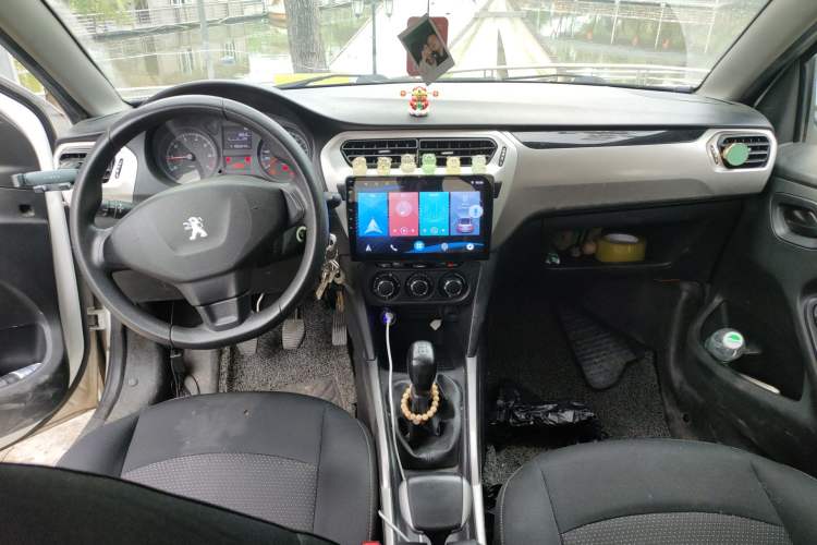 Used Peugeot 301 2018 1.6L Manual Comfort Edition Center Console