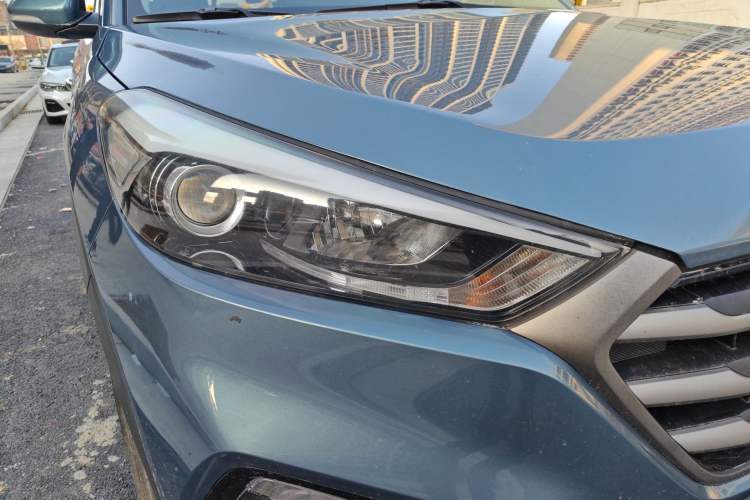 Used Hyundai Tucson 2015 2.0L Automatic Two-Wheel Drive Smart Version
